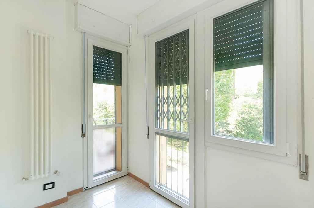Private Room For Girls Bologna Bagian luar foto